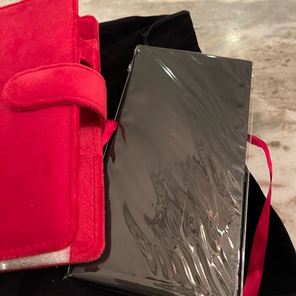 Red Velvet Baddies And Budgets A6  Binder & Envelopes